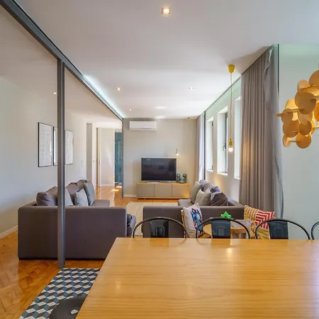 Apartment Elegant For 12 Guests In